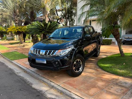 MITSUBISHI L200 TRITON 2.4 16V TURBO DIESEL SPORT GLS CD 4P 4X4 AUTOMÁTICO MITSUBISHI L200 TRITON 2.4 16V TURBO DIESEL SPORT GLS CD 4P 4X4 AUTOMÁTICO